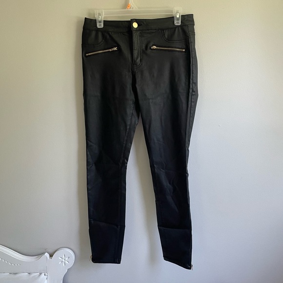 REFUGE BLACK FAUX LEATHER SKINNY PANTS ANKLE ZIPPERS POCKETS STRETCH - Picture 3 of 13